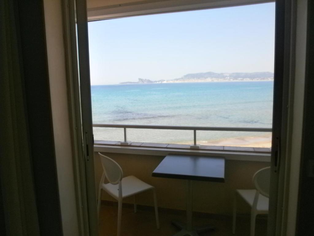 Au Tapis De Sable Saint-Cyr-sur-Mer Quarto foto