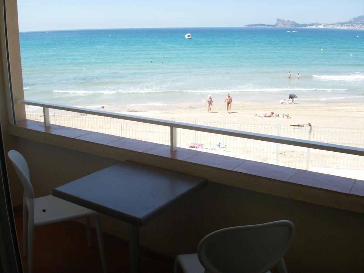 Au Tapis De Sable Saint-Cyr-sur-Mer Exterior foto